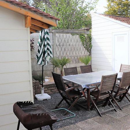 Villa Des Sables Avec 1 Studio Pour 2 Personnes Pouvant Etre Complete Par Une Chambre Avec Sa Salle De Bain Et Wc Si 4 Personnes Cabourg Luaran gambar