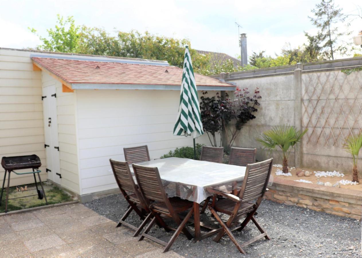 Villa Des Sables Avec 1 Studio Pour 2 Personnes Pouvant Etre Complete Par Une Chambre Avec Sa Salle De Bain Et Wc Si 4 Personnes Cabourg Luaran gambar
