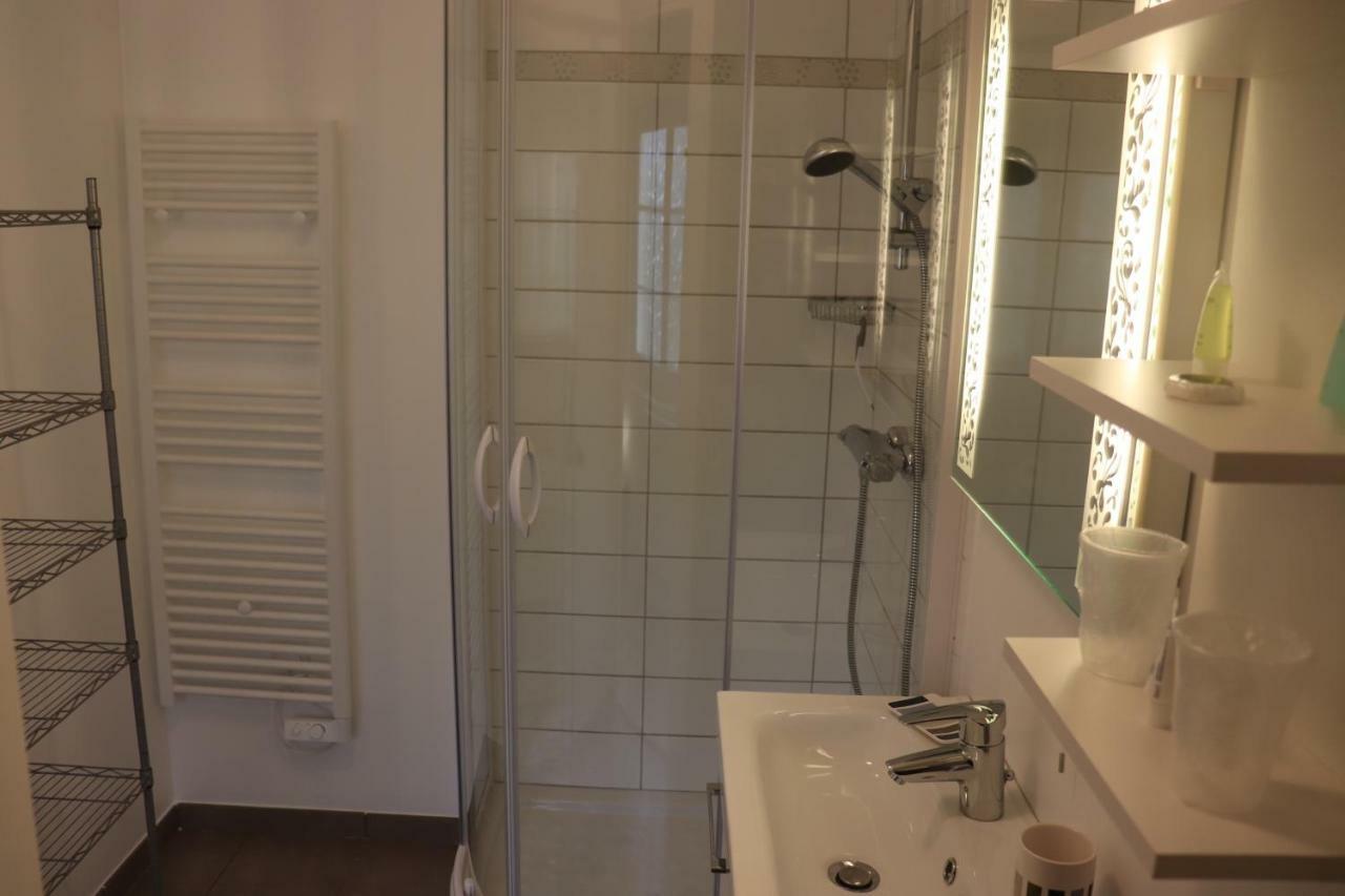 Villa Des Sables Avec 1 Studio Pour 2 Personnes Pouvant Etre Complete Par Une Chambre Avec Sa Salle De Bain Et Wc Si 4 Personnes Cabourg Luaran gambar