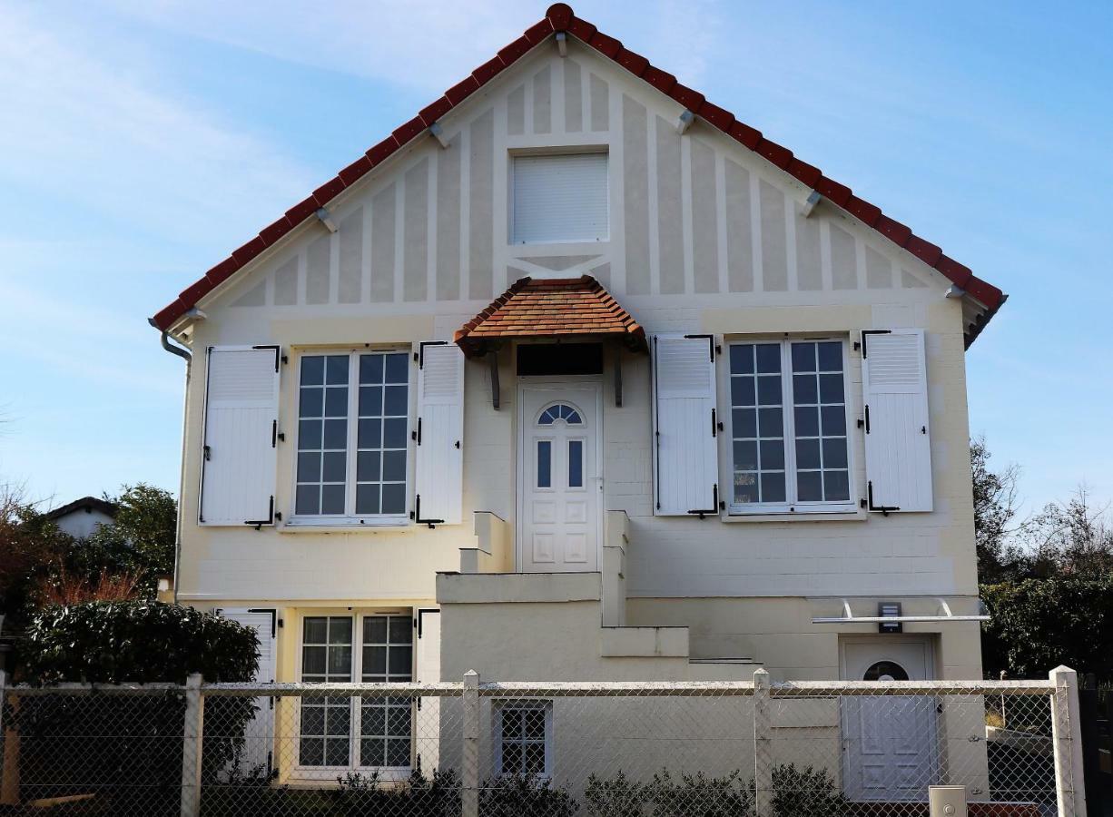 Villa Des Sables Avec 1 Studio Pour 2 Personnes Pouvant Etre Complete Par Une Chambre Avec Sa Salle De Bain Et Wc Si 4 Personnes Cabourg Luaran gambar